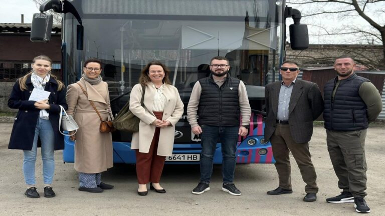 Миколаїв долучився до проєкту She Drives: жінок навчають керувати автобусами