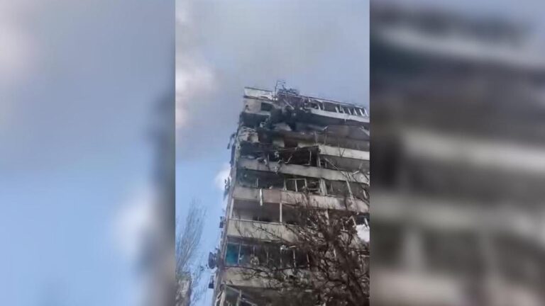 Вибухи в Запоріжжі: в одному з районів спалахнула пожежа після атаки РФ