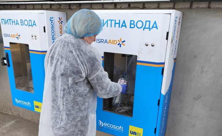 У Миколаєві перевірили воду у пунктах розливу: за однією адресою виявили відхилення