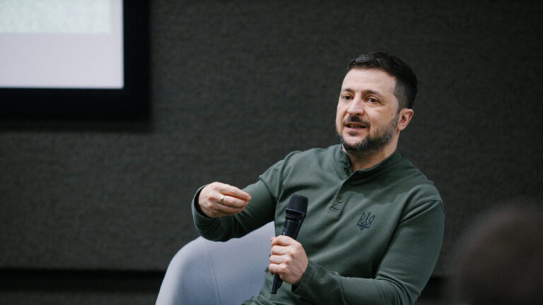 Зеленський назвав маніпуляцією пропозицію Кремля про чергове перемир’я