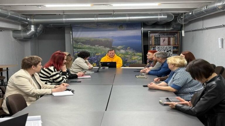 Заступник голови Херсонської ОВА після вчиненого ним смертельного ДТП продовжує працювати