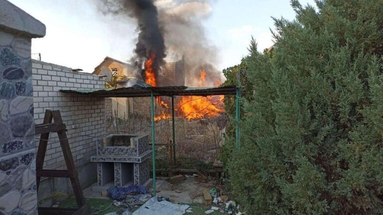 Внаслідок чергового обстрілу на Миколаївщині поранено двох людей
