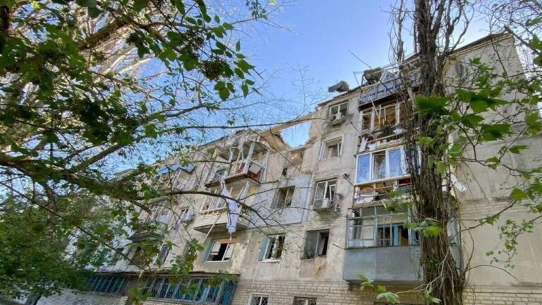 Внаслідок удару російської авіації постраждали четверо херсонців