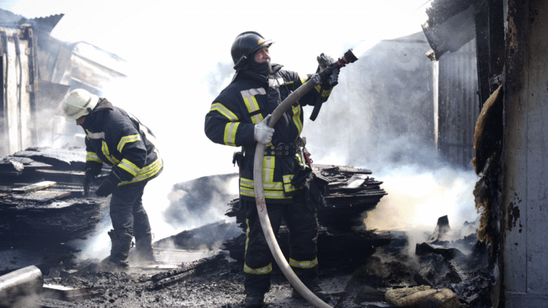 В Одесі сталася пожежа в приміщенні СТО: деталі