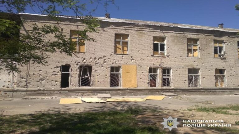Четверо людей поранено та пошкоджено 30 об’єктів: результати російських обстрілів Херсонщини за добу