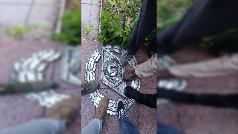 В Одесі демонтували ще один радянський герб