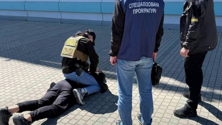 На Одещині чоловік намагався підкупити прикордонника: його затримали під час передачі хабара