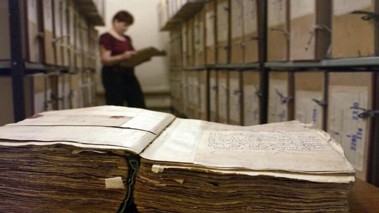 З Херсонського архіву окупанти викрали документи про депортації з республік Центральної Азії