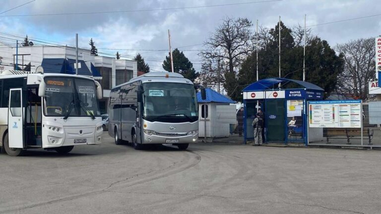 Влада РФ запускає три нові автобусні маршрути з Херсонщини до Криму