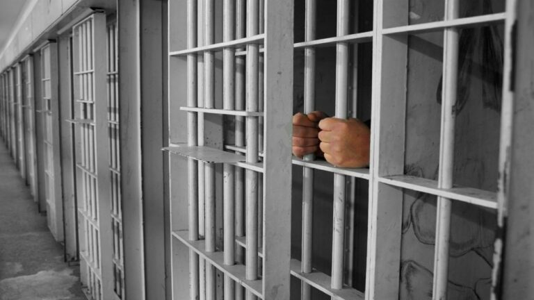 Росія примусово депортувала з Херсонщини та Миколаївщини 1 тис 800 українських засуджених