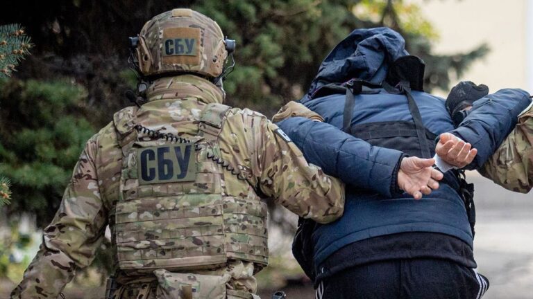 СБУ затримала екскерівників “Запоріжжяобленерго” у справі про збитки на 730 млн грн