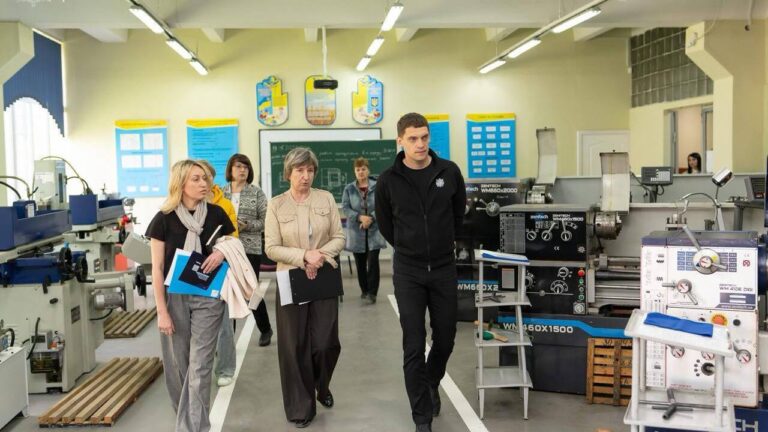 У Запоріжжі облаштовують укриття в одному з провідних профтехзакладів області