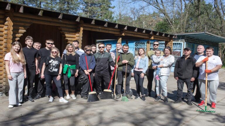 Ветерани російсько-української війни та молодь провели весняну толоку на Хортиці