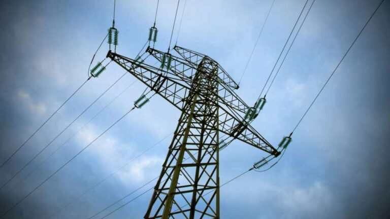 Електромережі на ТОТ Херсонщини ремонтують фахівці з Москви