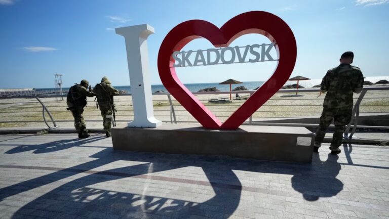 Окупанти мобілізують чоловіків у Скадовську прикриваючись “профілактичними рейдами”