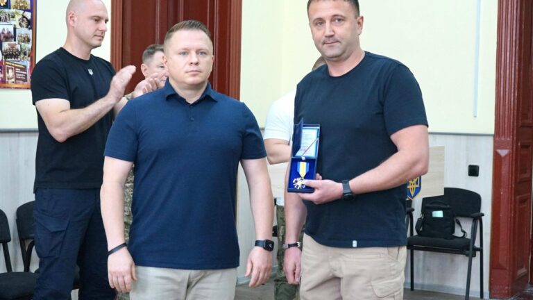 У Миколаєві вручили нагороди за мужність до Дня Конституції України