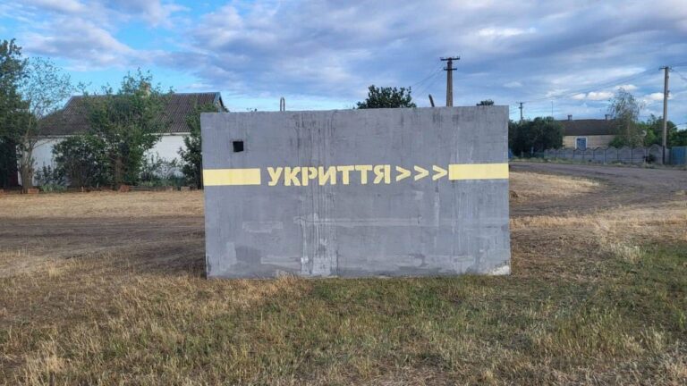 У трьох громадах Херсонщини встановили нові мобільні укриття