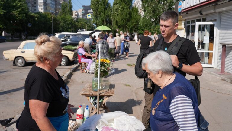 У Херсоні триває боротьба зі стихійною торгівлею