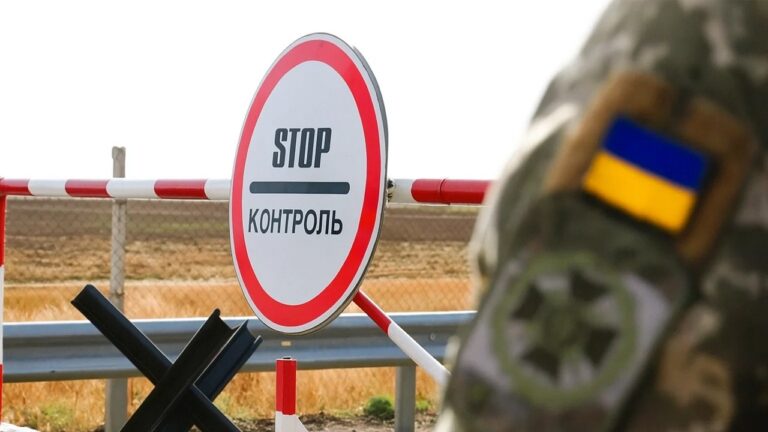 На Херсонщині розслідують схему незаконного виїзду чоловіків під виглядом гуманітарної місії