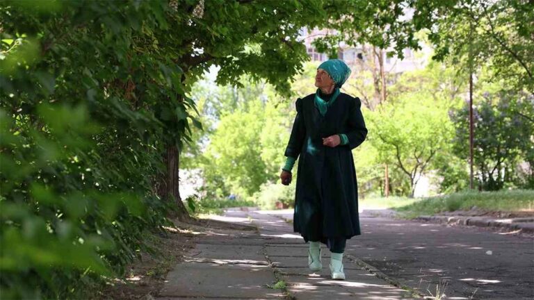 Точка зору | Живе в укритті, мріє про піаніно: історія безпритульної жінки з Херсона