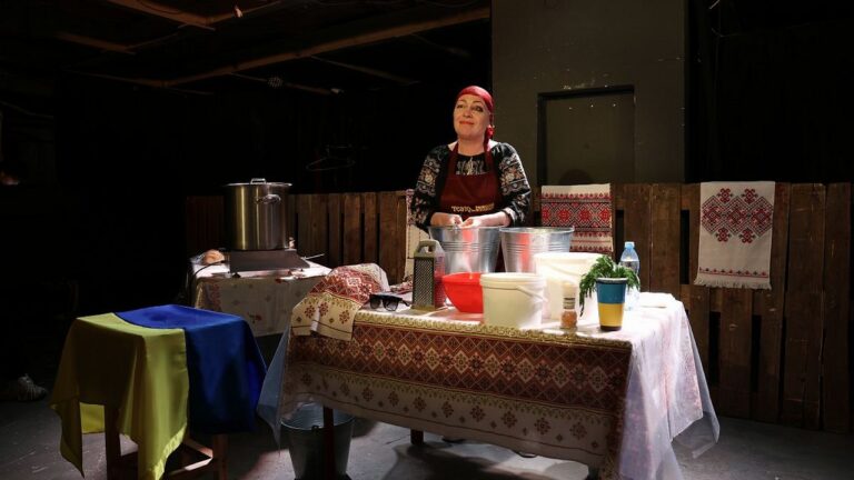 “Кицька на спогад про темінь” знову зібрала аншлаг у Херсоні