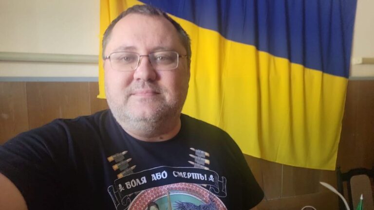Під час авіаудару по Херсону поранено першого заступника голови облради