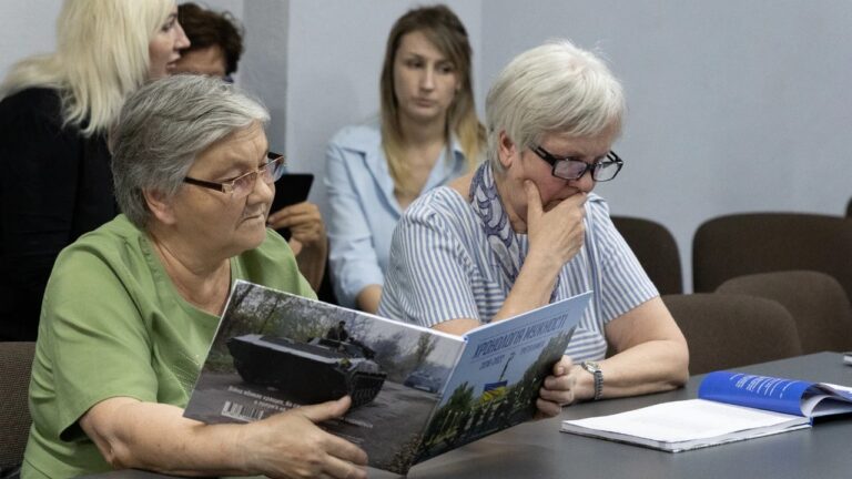 У Херсоні презентували нову частину книги “Хронологія мужності”