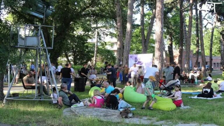 Журналісти з Херсона організували фестиваль пузанка в Одесі