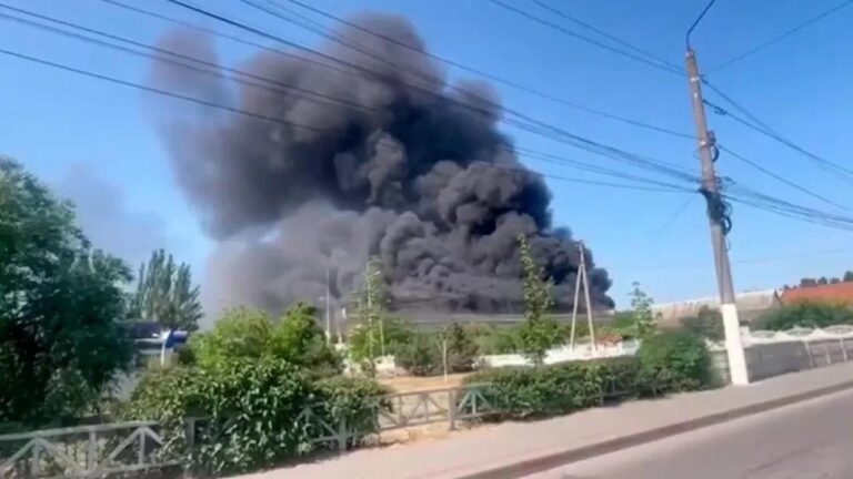 У Мелітополі Запорізької області палає завод “Гідромаш”