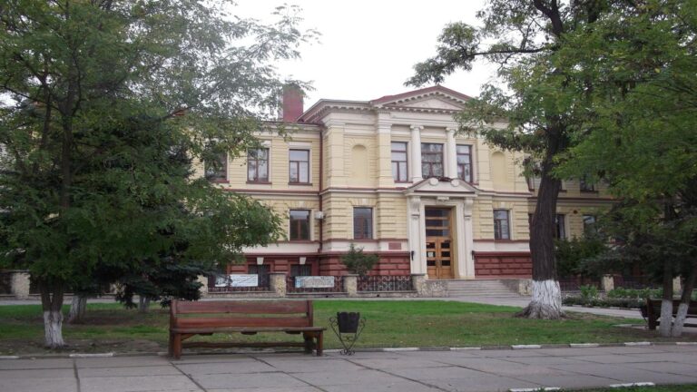 35 тис вкрадених експонатів: дії окупантів на Херсонщині обговорили у Парижі