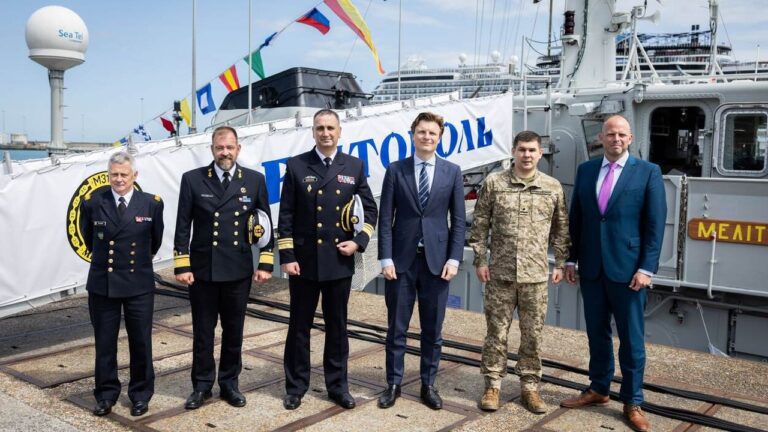 Передані ВМС України голландські кораблі назвуть на честь окупованих Генічеська та Мелітополя