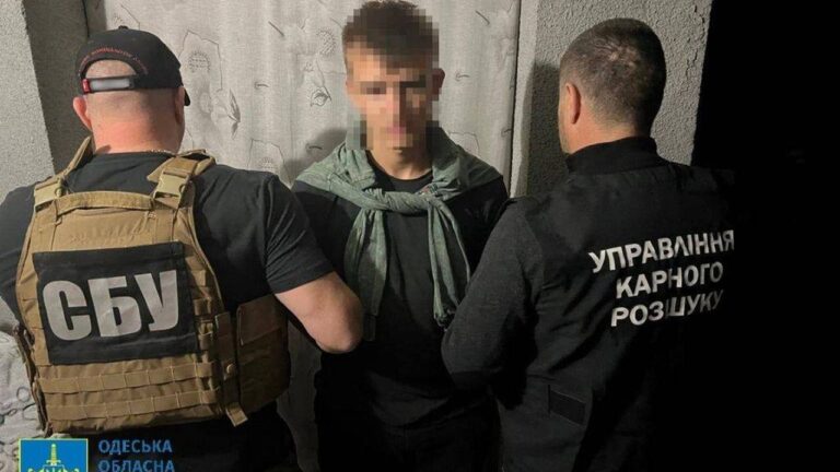 В Одесі відправили до в’язниці палія військових автівок