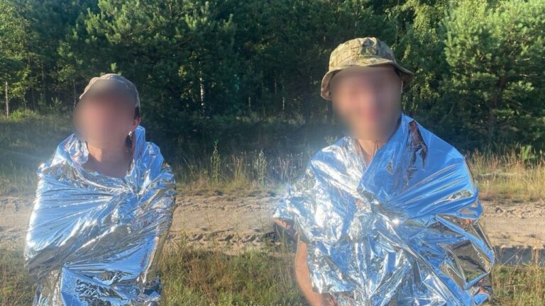 На болотах Ріненщини врятували двох чоловіків із Запоріжжя