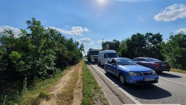 У Коблевому жителі перекривали трасу з вимогою відкрити пляжі