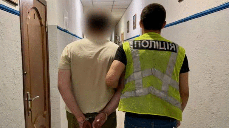 Чоловіку, що намагався підпалити квартиру військового в Одесі, загрожує тривале ув’язнення