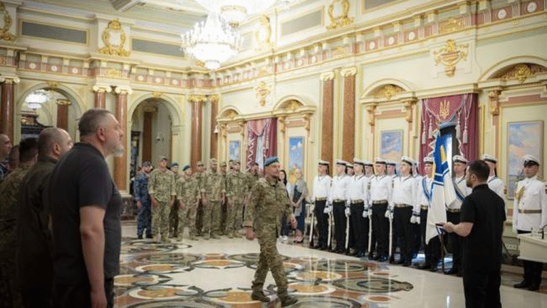 Президент відзначив військових моряків за захист Одещини
