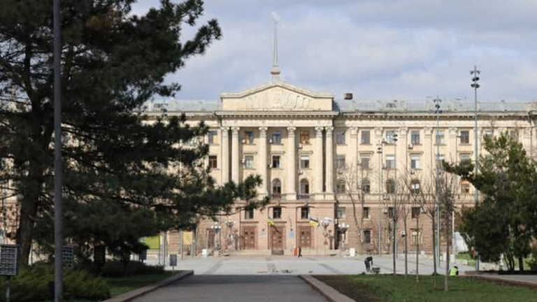 Миколаївська міськрада продовжить сесію: залишилося понад 170 земельних питань