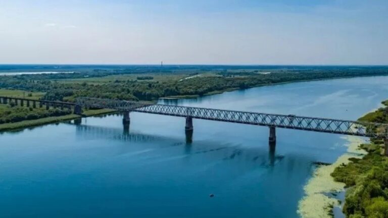 Війська РФ активізували штурми Антонівського мосту під Херсоном