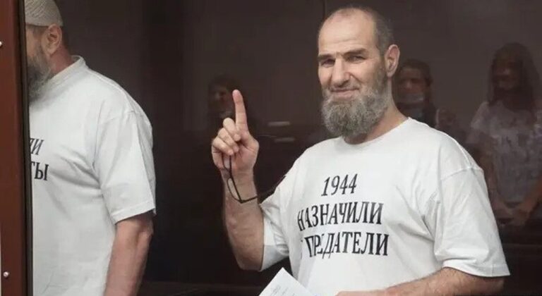 Засуджений окупантами імам з Алушти повернувся додому