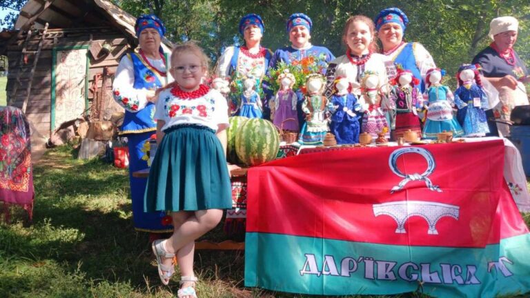 Фестиваль “Борщик у глиняному горщику” об’єднав громади в Опішні