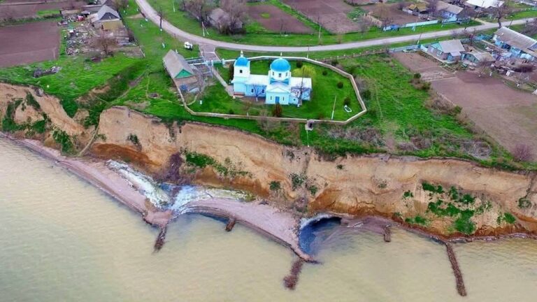 Загроза абразії: море забирає береги “Тузлівських лиманів”