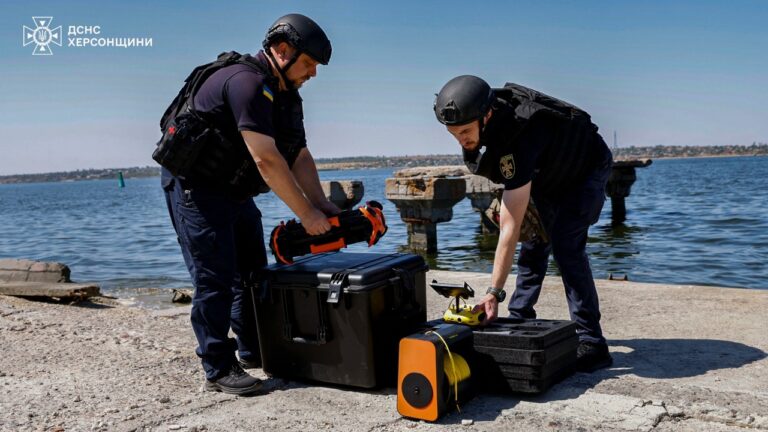 Рятувальники Херсонщини опановують сучасний підводний дрон