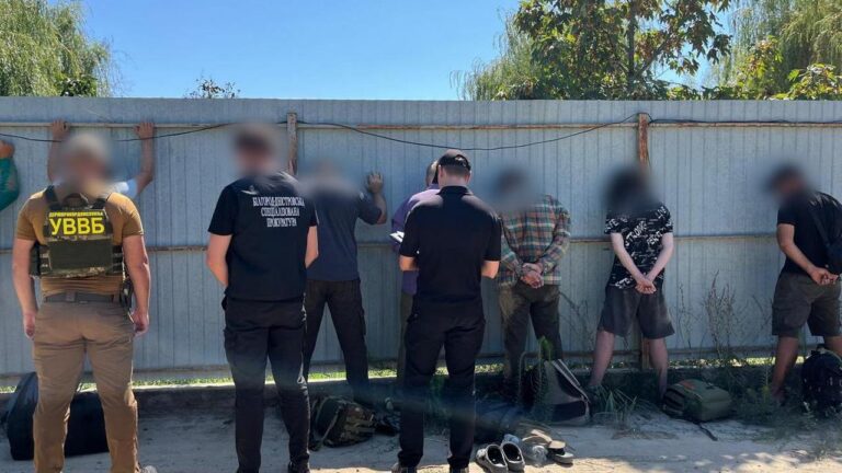 Житель Одещини намагався підкупити прикордонника заради незаконного перетину кордону