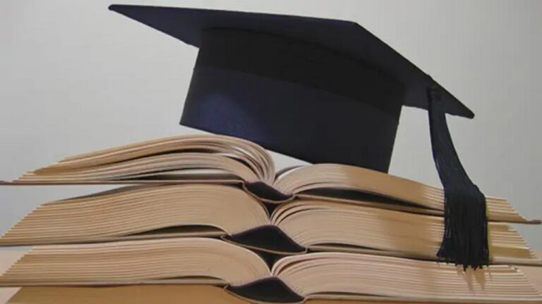 Випускник ХНТУ захистив дисертацію та отримав ступінь доктора філософії