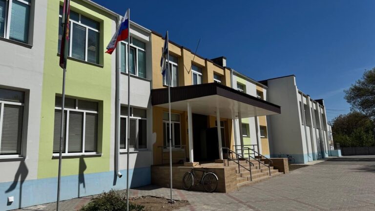 Росіяни ремонтують школи і ФАПи в селах Херсонщини: хочуть показати покращення життя
