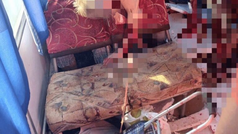 Війська РФ атакували з дрона пасажирський автобус поблизу Херсона: є жертви серед цивільних