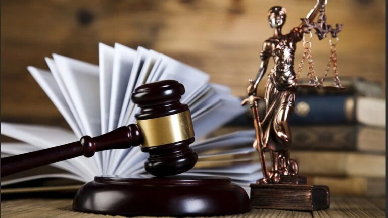 Розтрата в особливо великих розмірах: заарештовано майно очільниці центру екстреної меддопомоги на Херсонщині