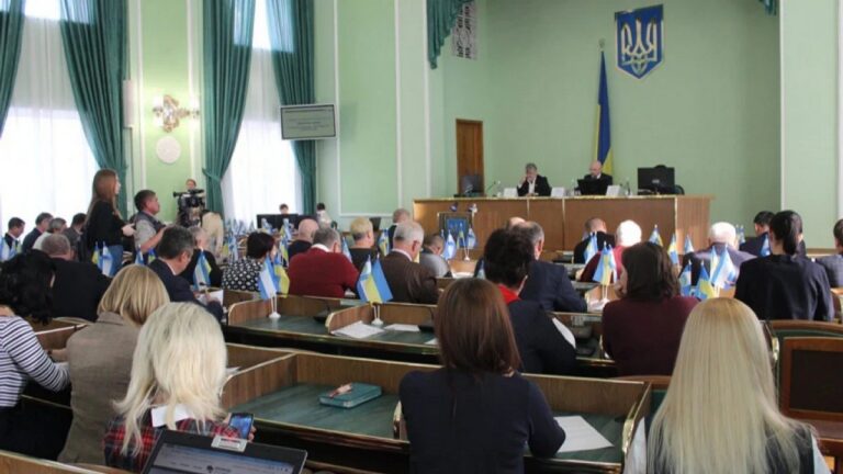 Декларації депутатів Херсонської облради: від мільйонних статків до життя без доходів