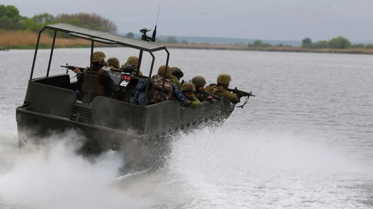 Російські війська активізували бої на Дніпрі в районі Херсона
