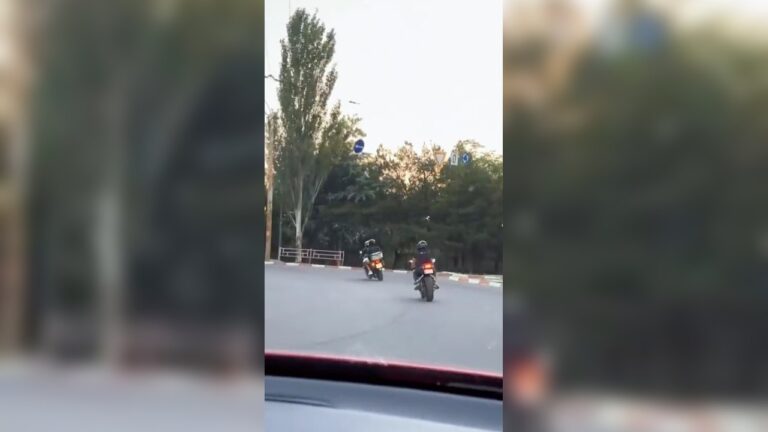 У Херсоні відбувся імпровізований мотозаїзд